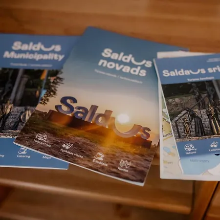 Saules Iela 2a アパートホテル Saldus